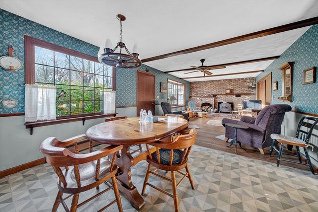 79 Cedar Ave, Swansea, MA 02777