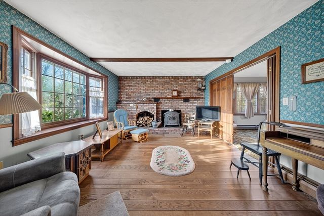 79 Cedar Ave, Swansea, MA 02777