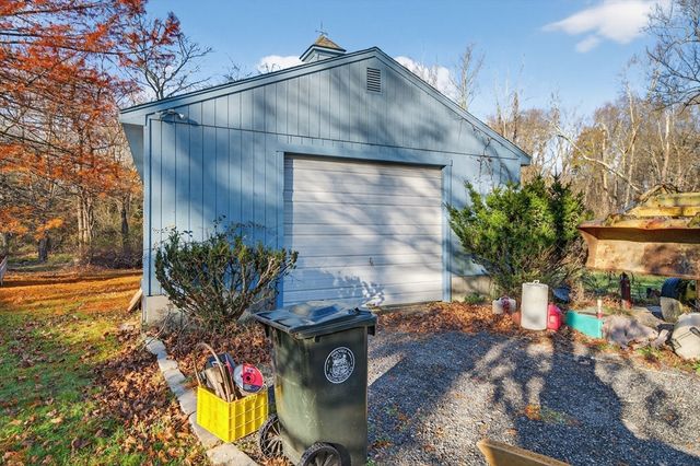 79 Cedar Ave, Swansea, MA 02777