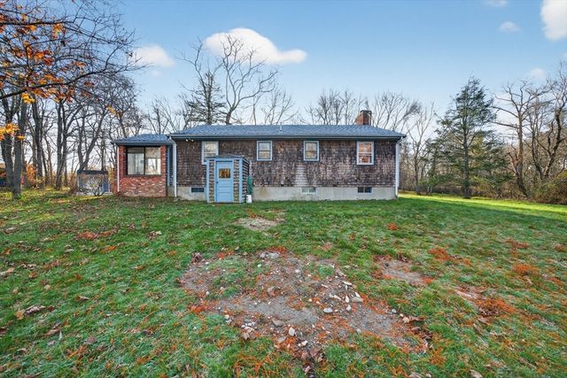 79 Cedar Ave, Swansea, MA 02777