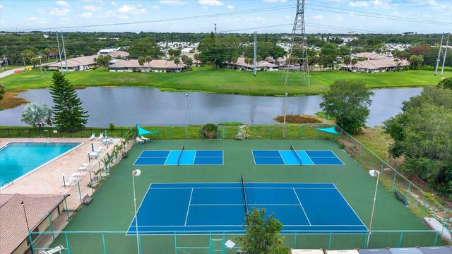 1204 11TH CIRCLE SE, Largo, FL 33771