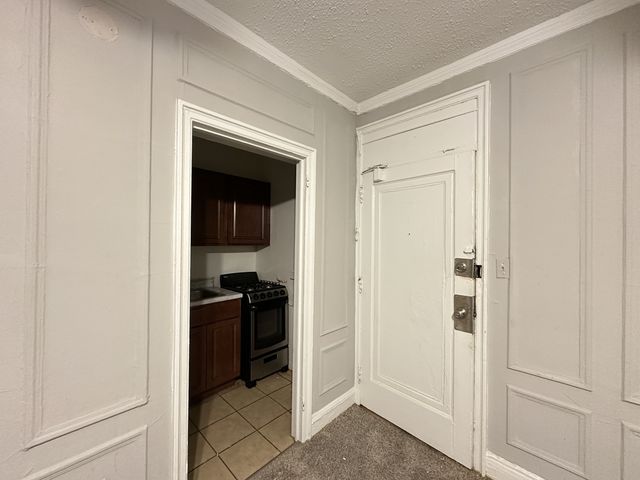 434 W Wellington Avenue 304, Chicago, IL 60657