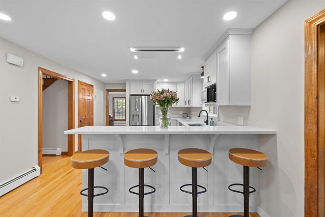 60 Cambridge Road, Hampstead, NH 03841