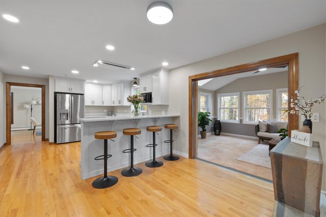 60 Cambridge Road, Hampstead, NH 03841