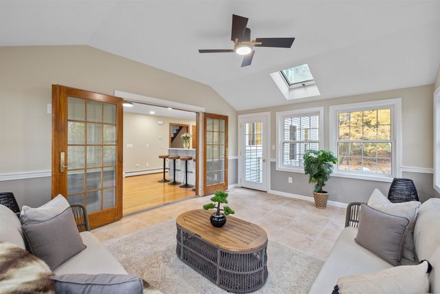 60 Cambridge Road, Hampstead, NH 03841