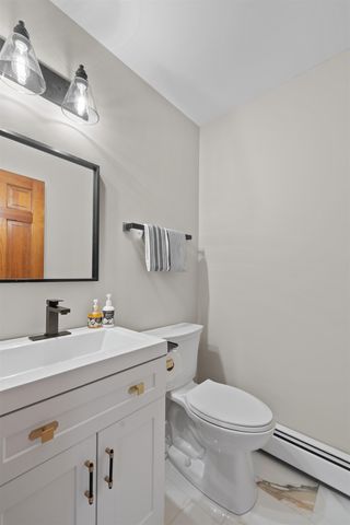 60 Cambridge Road, Hampstead, NH 03841