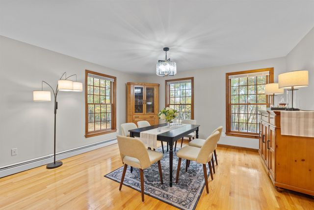 60 Cambridge Road, Hampstead, NH 03841