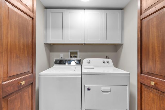 60 Cambridge Road, Hampstead, NH 03841