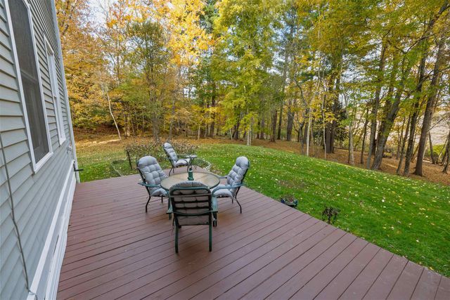 60 Cambridge Road, Hampstead, NH 03841