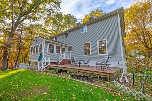 60 Cambridge Road, Hampstead, NH 03841