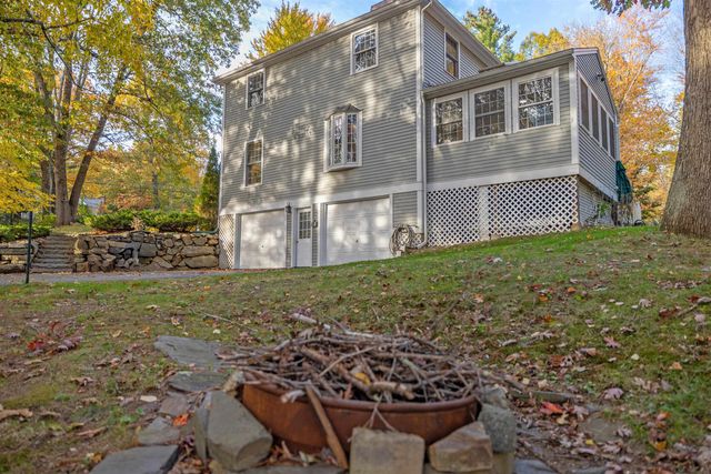 60 Cambridge Road, Hampstead, NH 03841