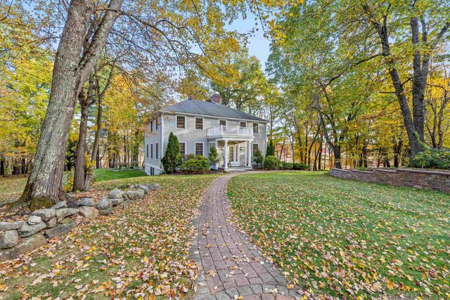 60 Cambridge Road, Hampstead, NH 03841