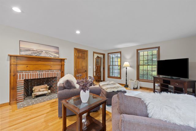 60 Cambridge Road, Hampstead, NH 03841