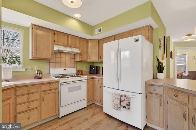 13 MAPLEWOOD LN, Mantua, NJ 08051