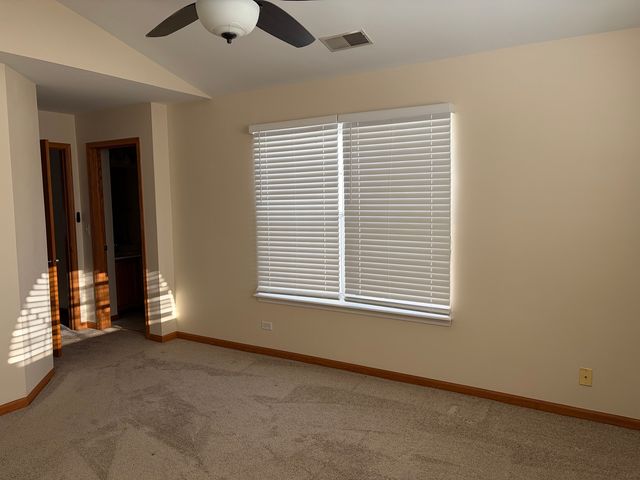 113 North Barton Trail 113, Batavia, IL 60510