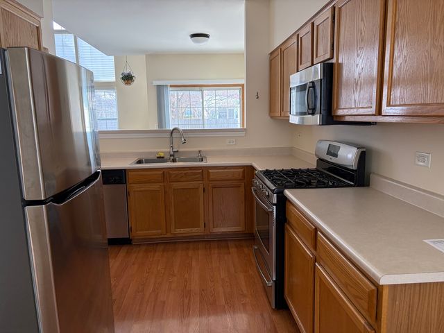 113 North Barton Trail 113, Batavia, IL 60510