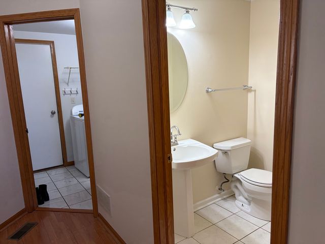 113 North Barton Trail 113, Batavia, IL 60510