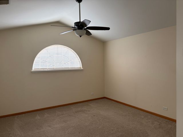 113 North Barton Trail 113, Batavia, IL 60510