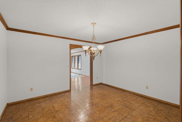 2323 N Greenleaf, Wichita, KS 67226