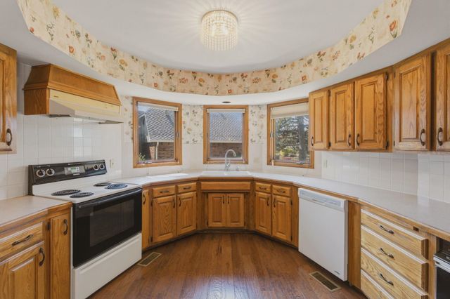2323 N Greenleaf, Wichita, KS 67226