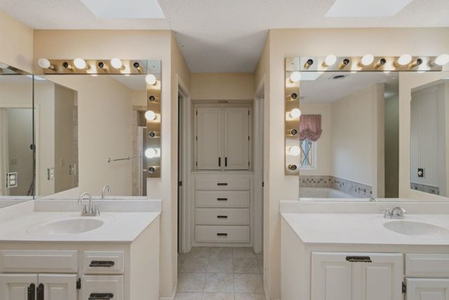 2323 N Greenleaf, Wichita, KS 67226