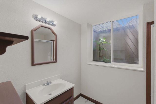 2323 N Greenleaf, Wichita, KS 67226
