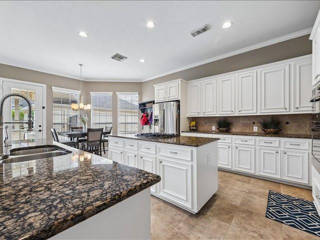 9007 Avebury Stone Circle, Missouri City, TX 77459