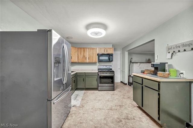 237 Spriggel Drive, Munroe Falls, OH 44262