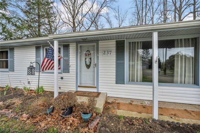 237 Spriggel Drive, Munroe Falls, OH 44262