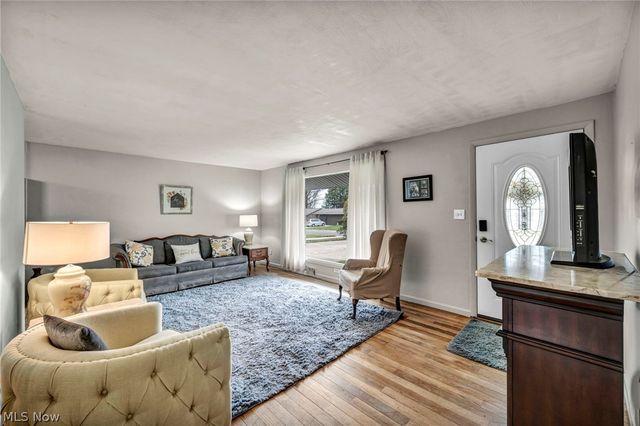 237 Spriggel Drive, Munroe Falls, OH 44262