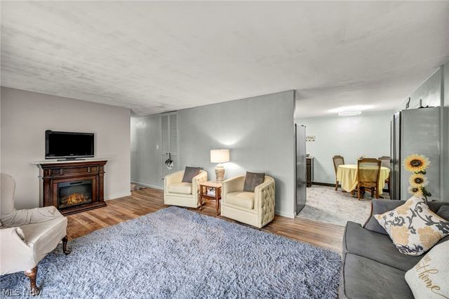 237 Spriggel Drive, Munroe Falls, OH 44262
