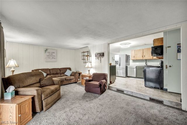 237 Spriggel Drive, Munroe Falls, OH 44262
