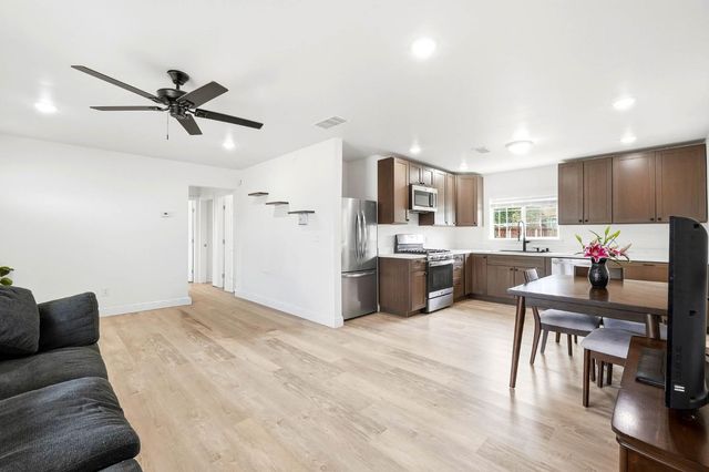 654 alamos Ave, Sacramento, CA 95815