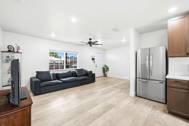 654 alamos Ave, Sacramento, CA 95815