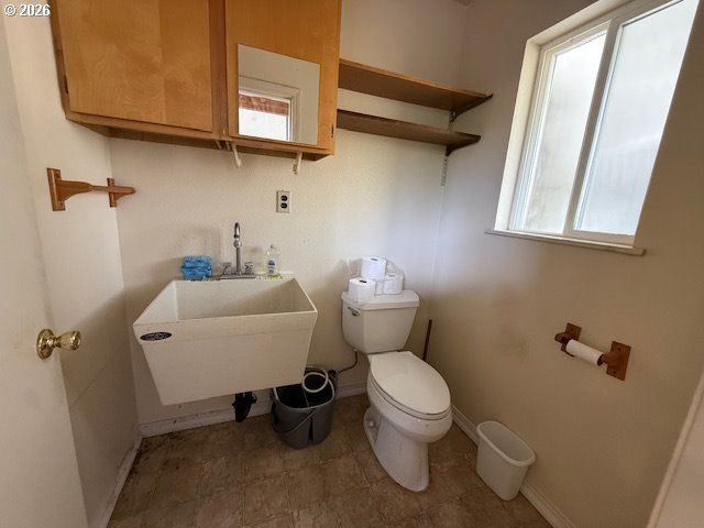 212 MUNSEL CREEK Loop, Florence, OR 97439