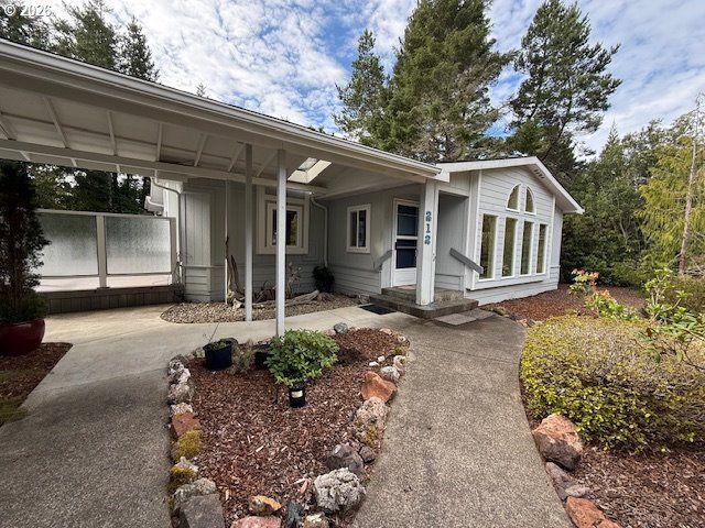 212 MUNSEL CREEK Loop, Florence, OR 97439