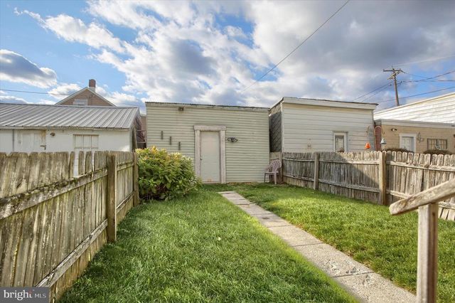 504 N HIGHLAND AVE, York, PA 17404