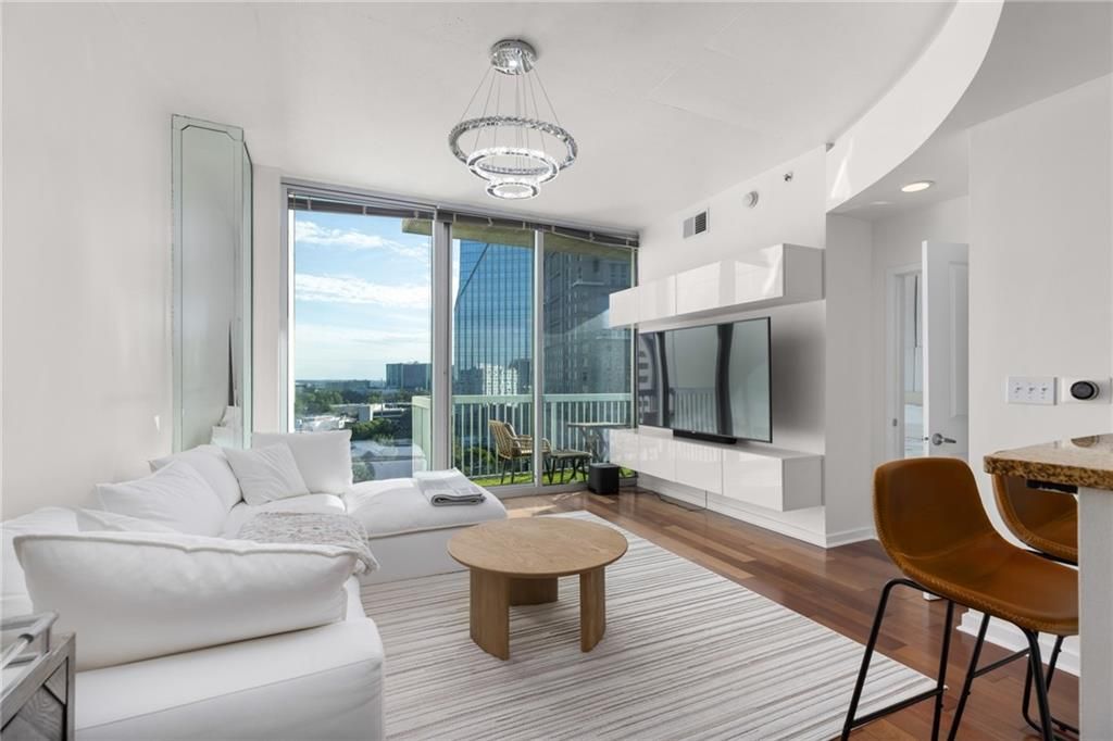3324 Peachtree NE Road 1304, Atlanta, GA 30326