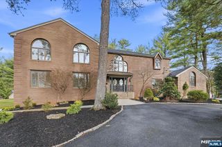 921 Franklin Lake Road, Franklin Lakes, NJ 07417