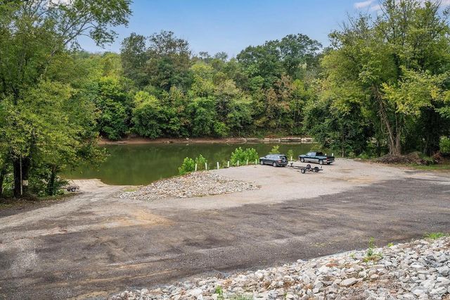 315 Lower Clifton Road, Versailles, KY 40383