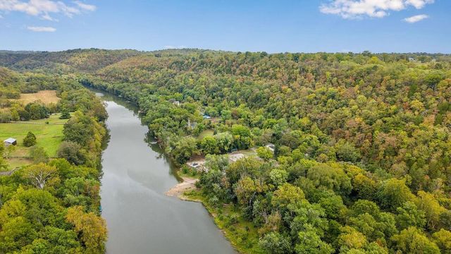 315 Lower Clifton Road, Versailles, KY 40383