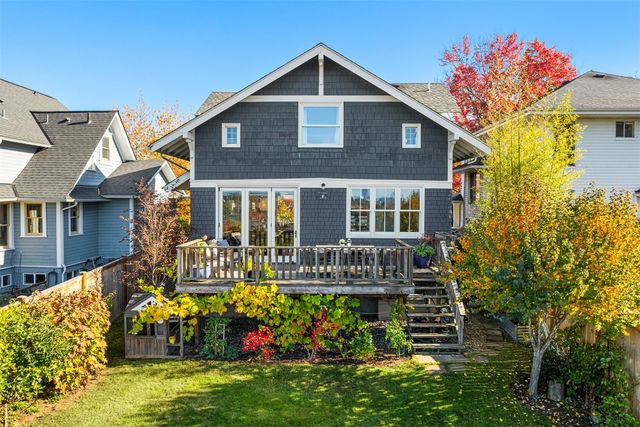 1109 32nd Avenue, Seattle, WA 98122