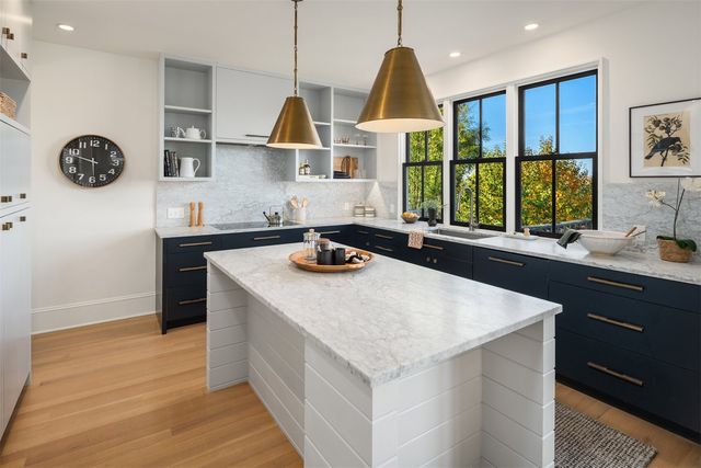 1109 32nd Avenue, Seattle, WA 98122