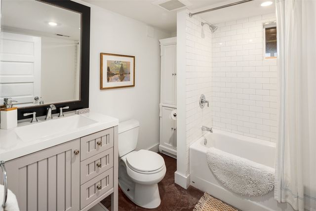 1109 32nd Avenue, Seattle, WA 98122