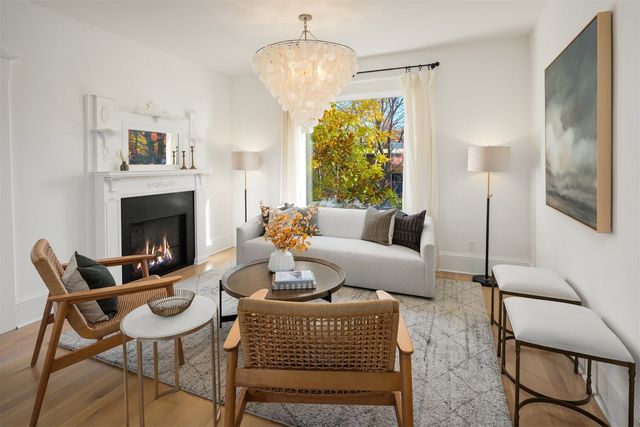 1109 32nd Avenue, Seattle, WA 98122