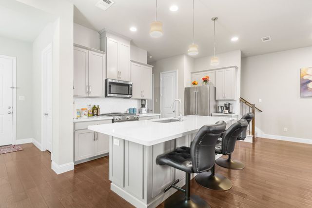 8137 Snapdragon Way, Dallas, TX 75252