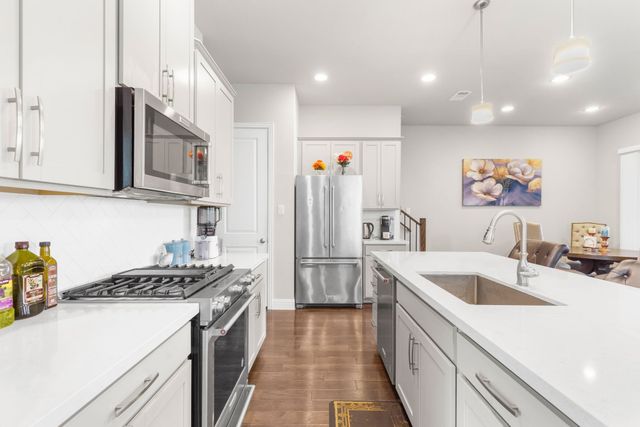 8137 Snapdragon Way, Dallas, TX 75252