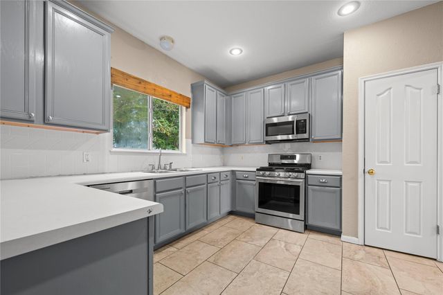 106 Reinhardt CT, Georgetown, TX 78626