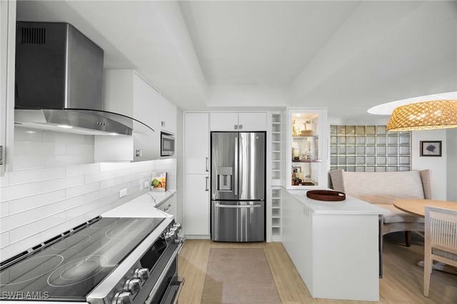 4751 Gulf Shore BLVD N 904, Naples, FL 34103