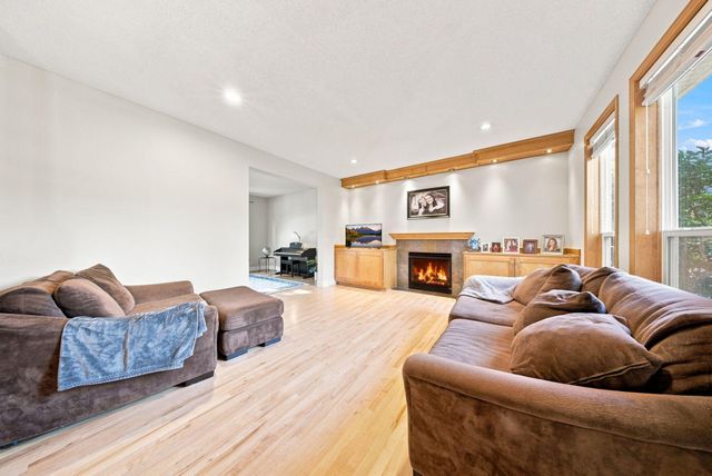 5294 Marquess Trail N, Lake Elmo, MN 55042
